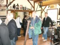 Besucher in den Ausstellungsräumen des Museums „Anhaltische Harzbahn“