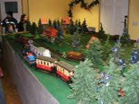 kleine LGB-Anlage der Modellbahngruppe des FKS beim Weihnachtsmarkt in Wegeleben (1)