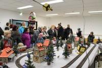 Gartenbahnanlage der Modellbahngruppe des FKS beim 15. Vorfreude-Weihnachtsmarkt in Weddersleben (3)