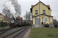 Lok 99 6102 mit Nikolauszug im Bf Gernrode