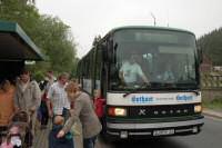 Umsteigen in den Bus nach Silberhütte